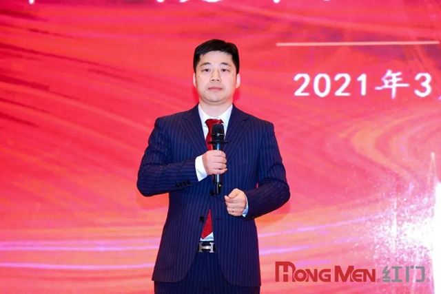 亮劍行動副總指揮何菲先生講話.jpg