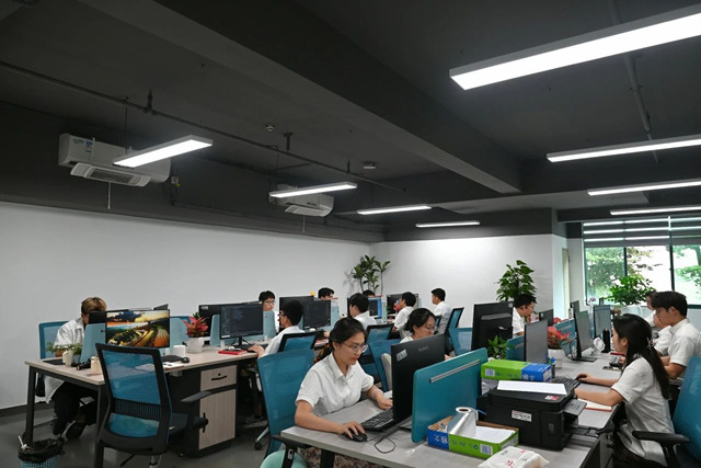 數(shù)字中心辦公室.jpg